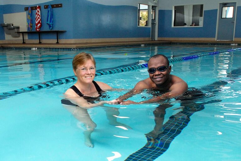 Finding the Right Adult Swimming Classes Near You